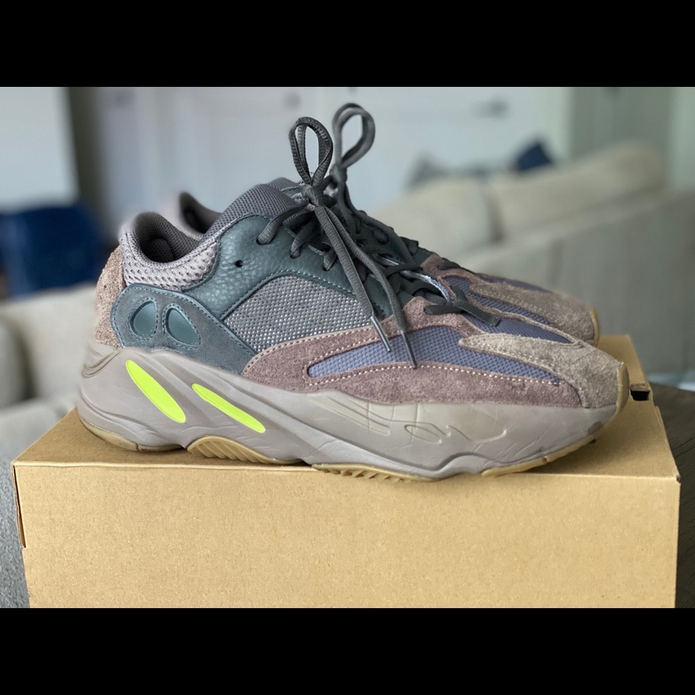Yeezy Boost 700